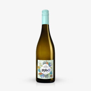 Een mooie fles Rib0 met een lichtblauwe dop. Het etiket is fleurig versierd met bloemen.