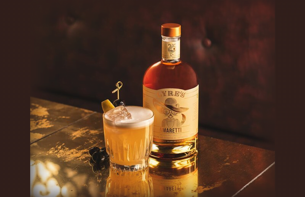 Lyres Amaretti Sour - Amavine